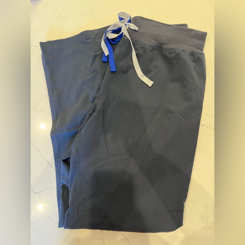 Figs Dark Harbor (I think) Livingston Scrubs Medium